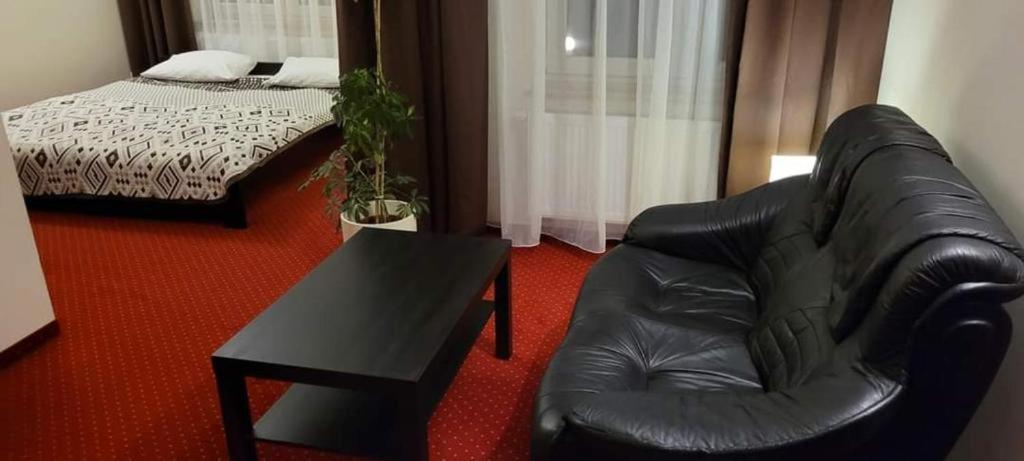 Restauracja Hotel Graal Targowisko Экстерьер фото