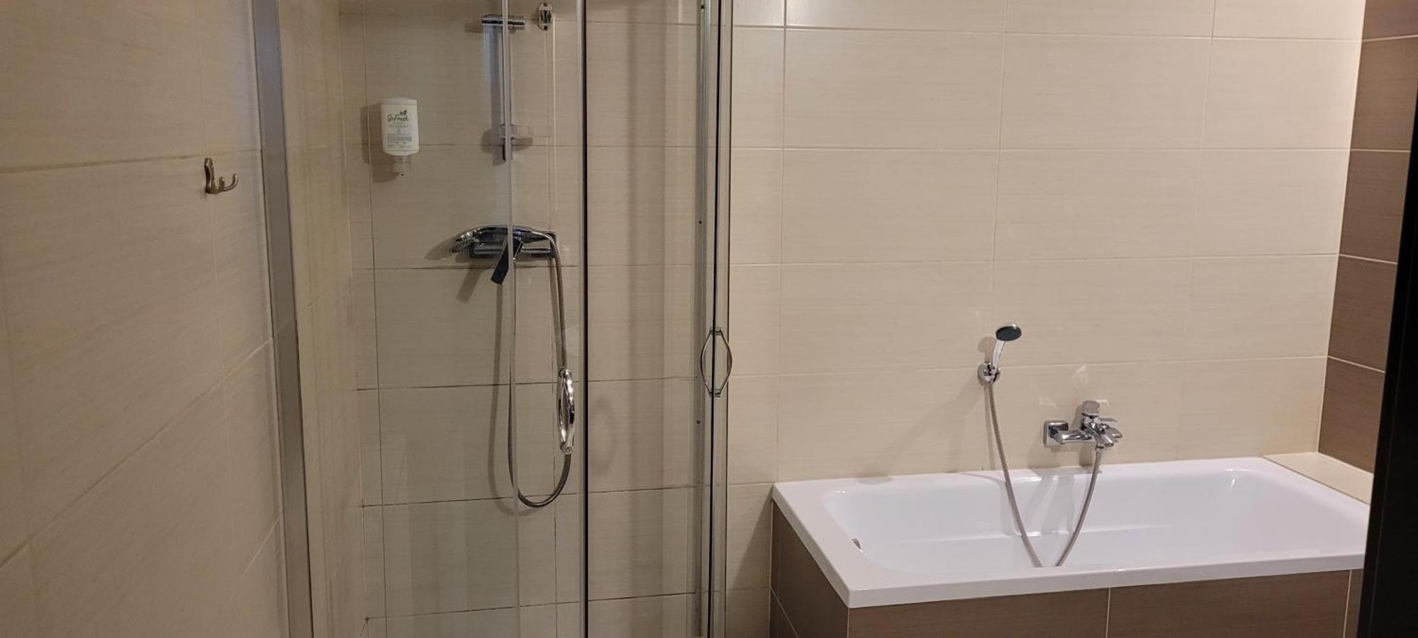 Restauracja Hotel Graal Targowisko Экстерьер фото