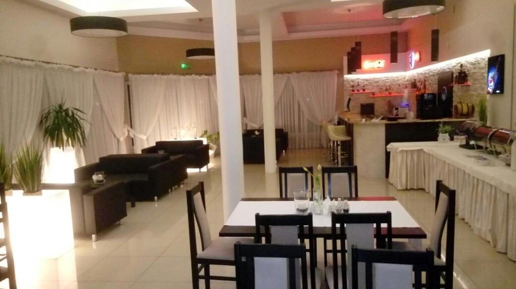 Restauracja Hotel Graal Targowisko Экстерьер фото