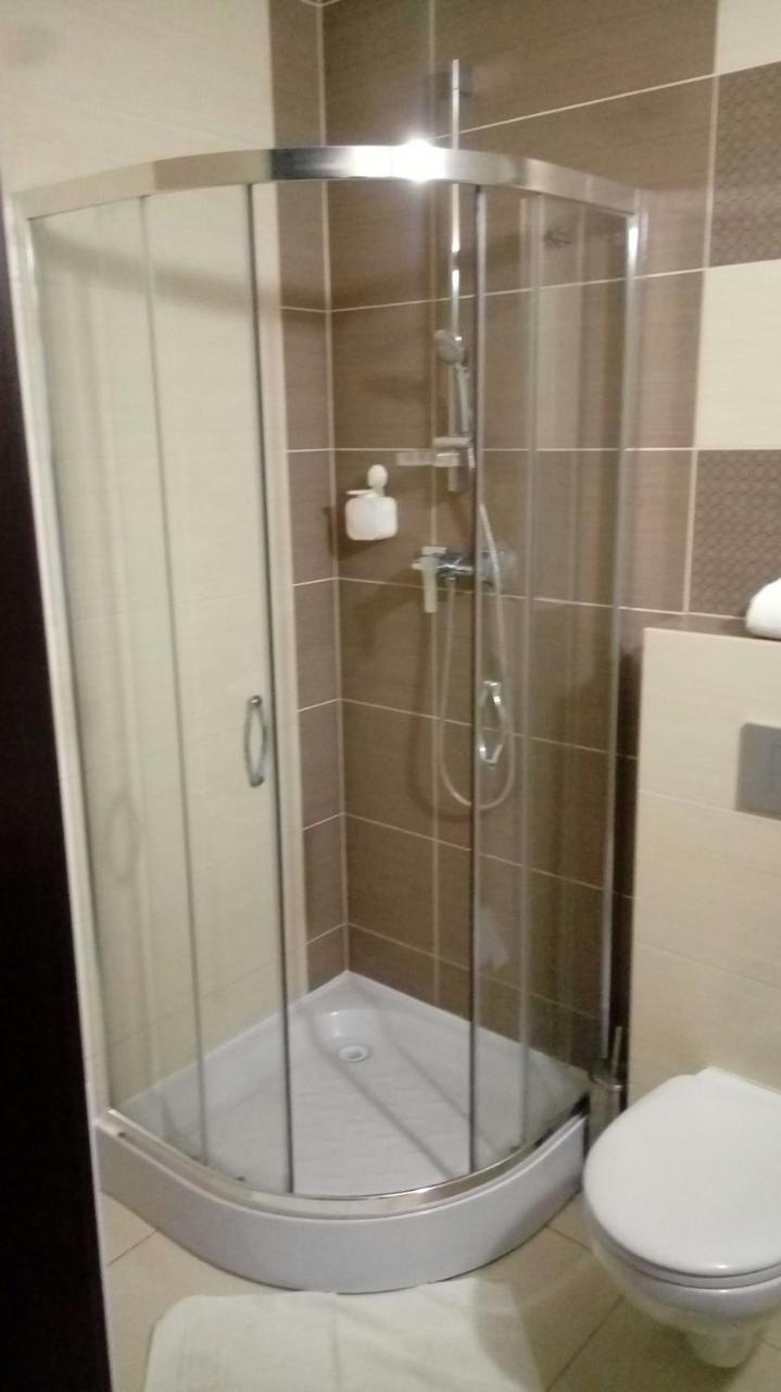 Restauracja Hotel Graal Targowisko Экстерьер фото