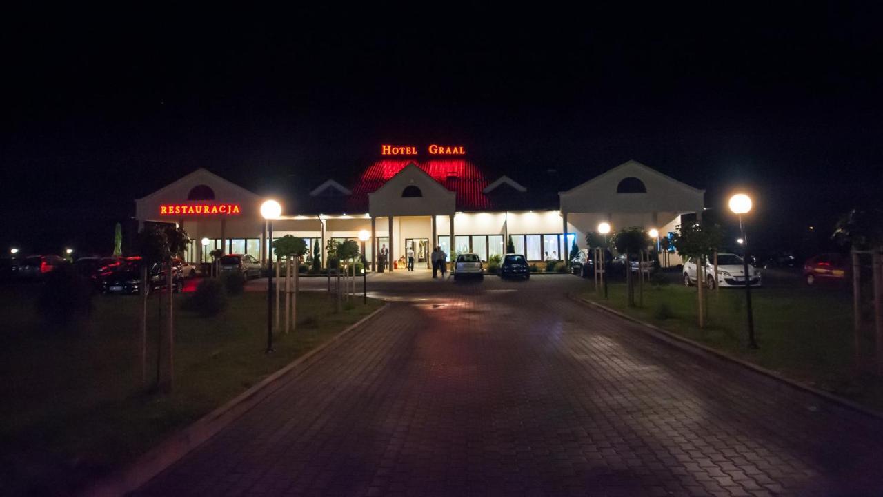 Restauracja Hotel Graal Targowisko Экстерьер фото