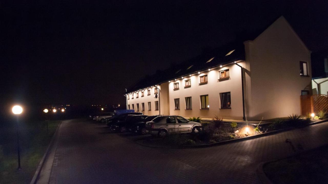 Restauracja Hotel Graal Targowisko Экстерьер фото