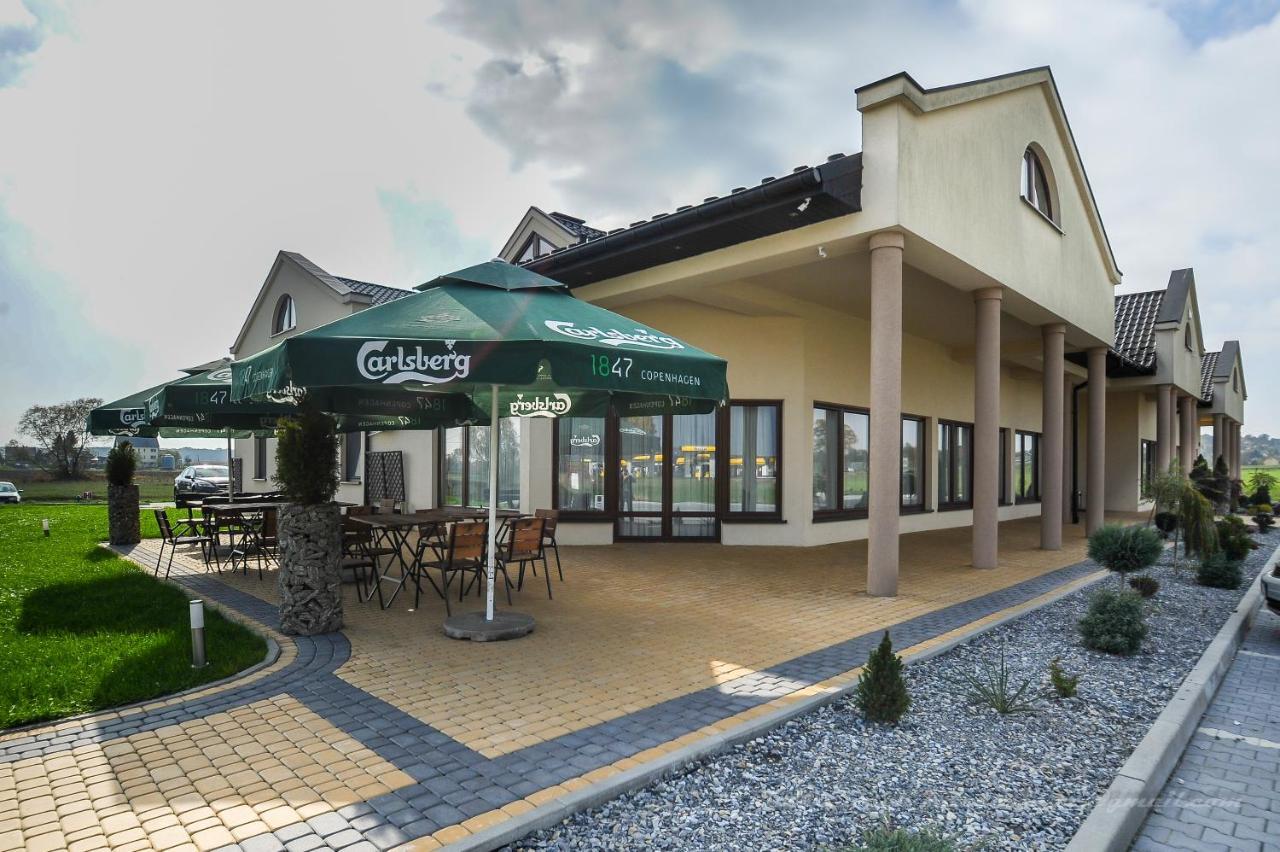 Restauracja Hotel Graal Targowisko Экстерьер фото