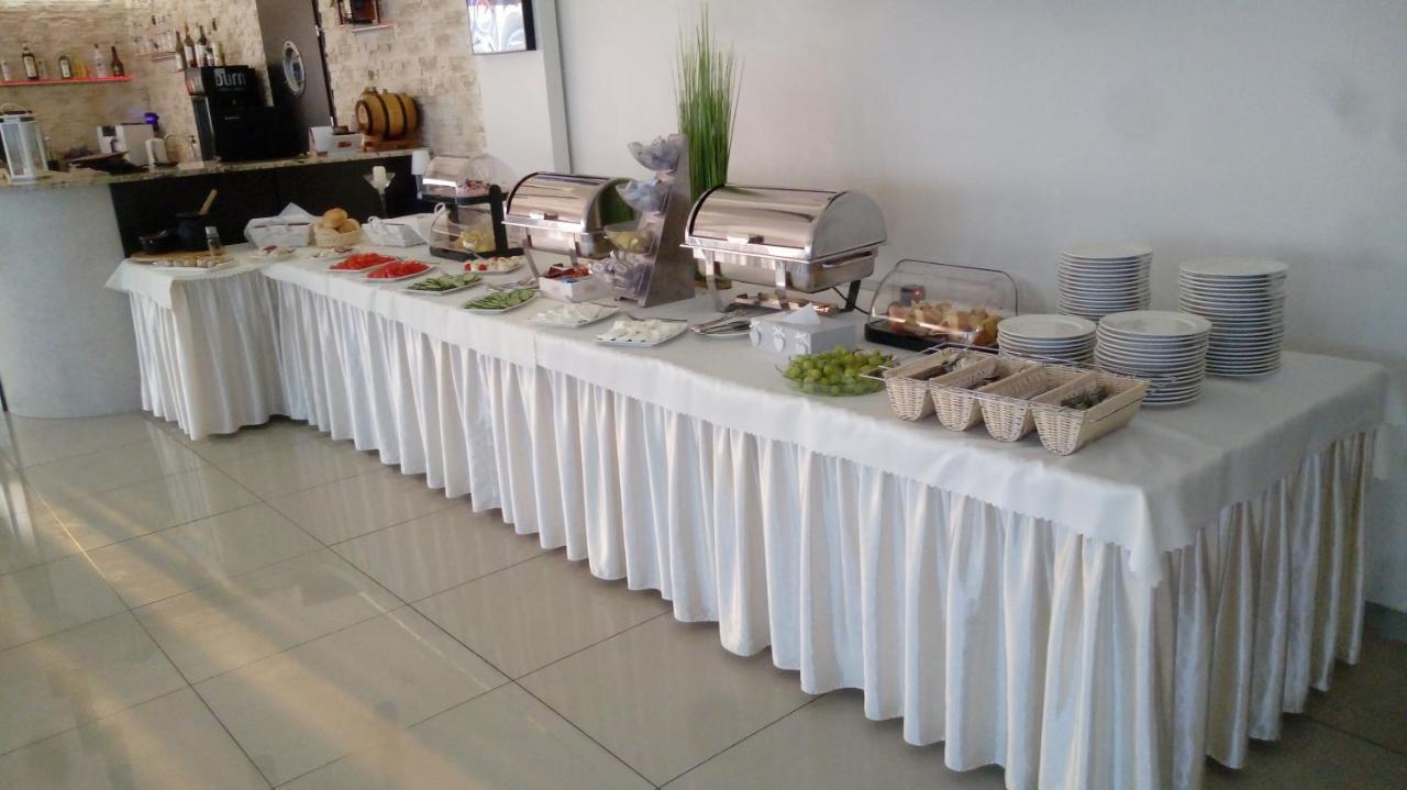 Restauracja Hotel Graal Targowisko Экстерьер фото
